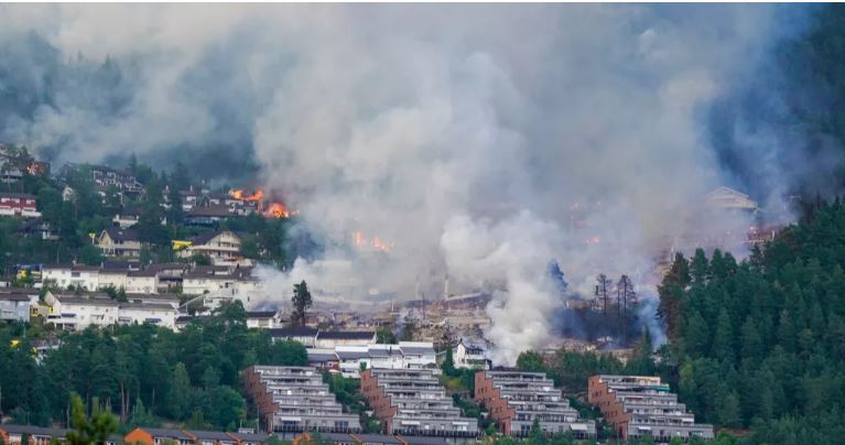 Massive fire destroys over 100 homes in Norway, hundreds evacuated