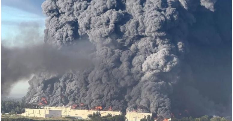 Trump threatens new tariffs on Canada over wildfire smoke affecting US cities
