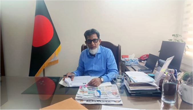 Rail locomotives, coaches being increased to meet passenger demand: Habibur